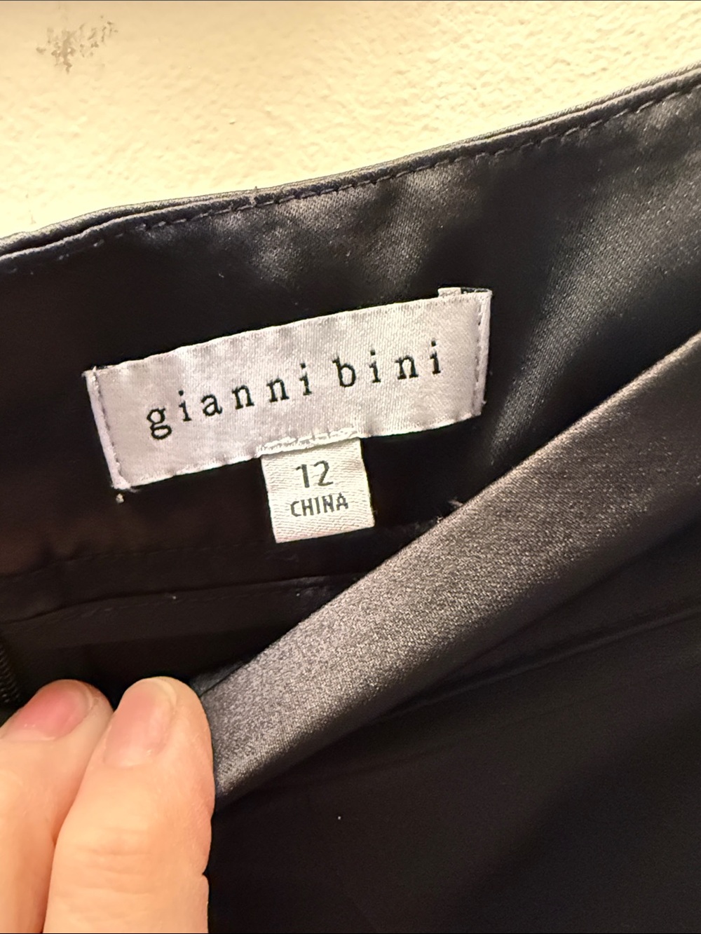 Gianni Bini Black Satin Wide-Leg Trousers - Picture 2 of 3